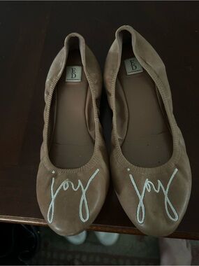 Ellen Degeneres Taupe 'Joy' Embroidered Leather Ballet Flats